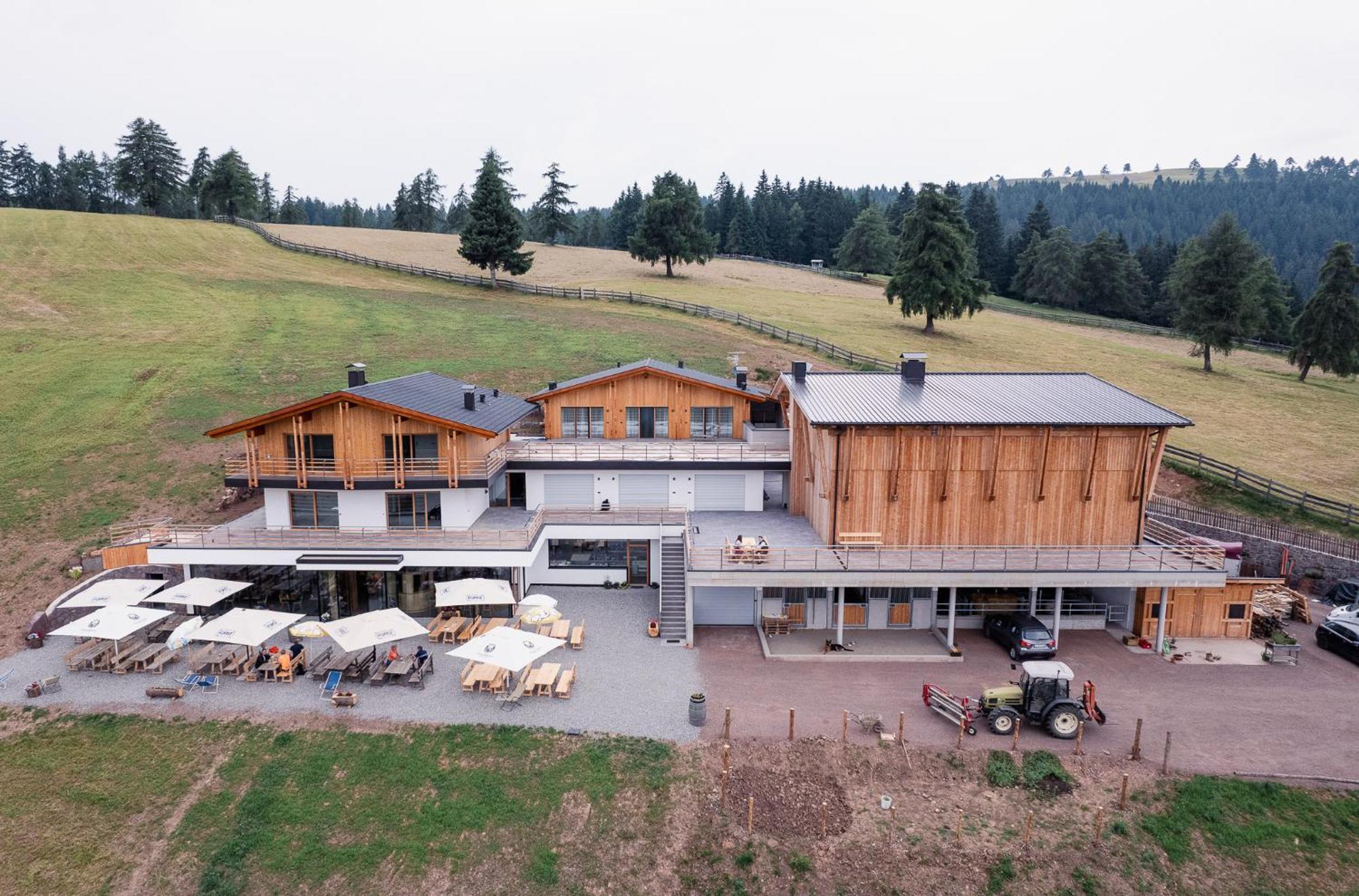 Hotel Lanzenschuster Jenesien Exterior foto